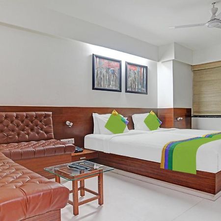 Treebo Cherry Tree Indore Exterior photo